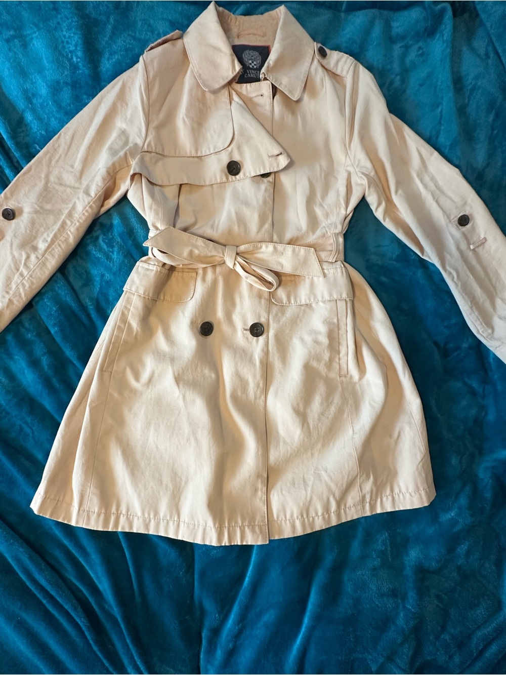 Vince Camuto Classic Beige Trench Coat with Belt